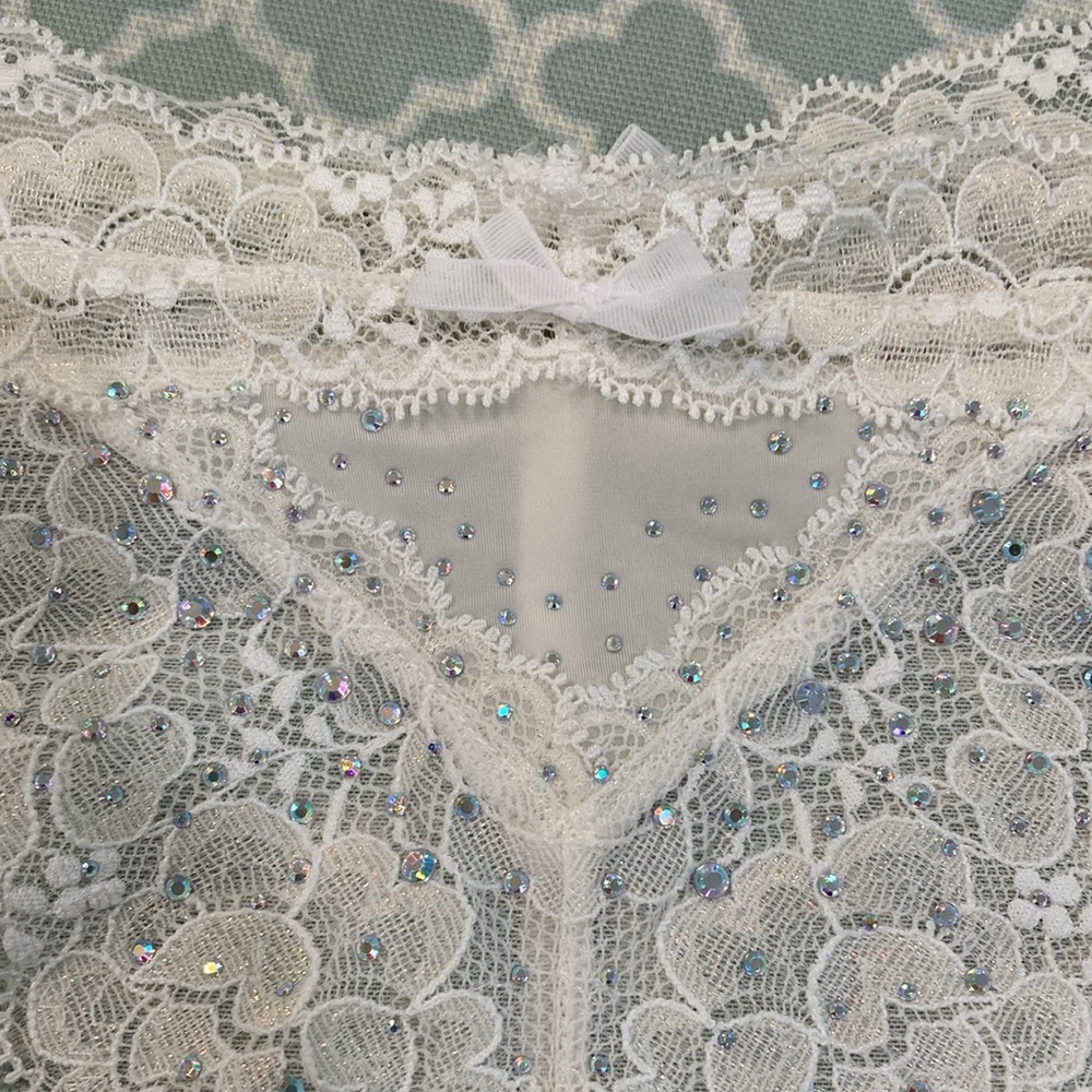 Vintage Victoria’s Secret Dream Angels White Shimmer Lace Rhinestone Thong L - Picture 4 of 10